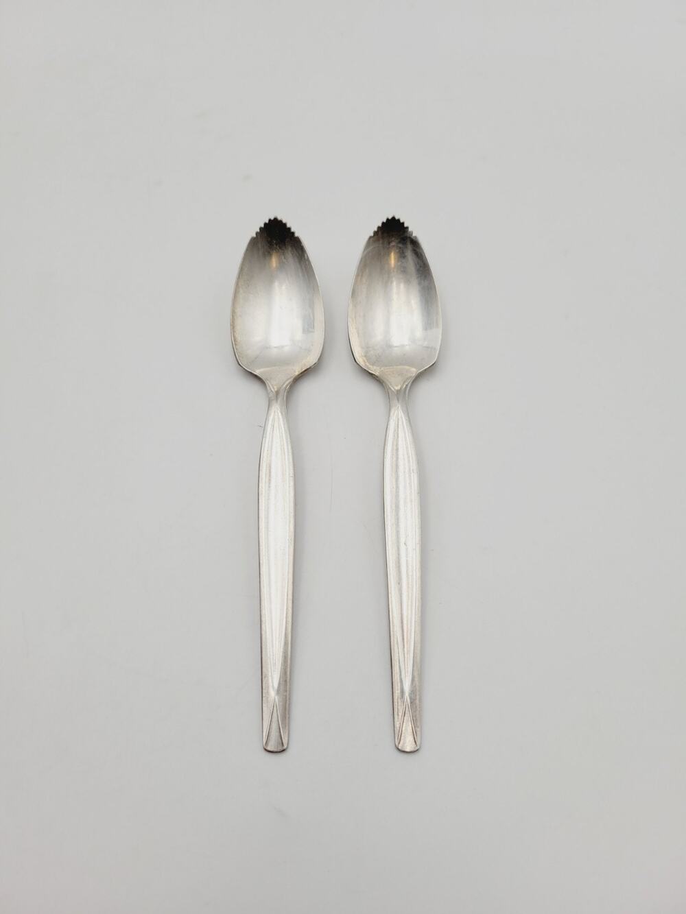 WM Rogers Mfg. Co 1950’s Grapefruit Spoons Set Of 2 Concept Pattern Art Deco